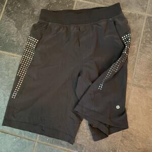 Men’s lulu lemon shorts size